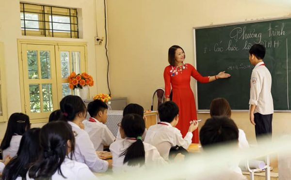 Các bài thơ 4 chữ về thầy cô hay và ý nghĩa nhất