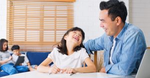 Cách giúp bé lớp 1 làm bài vở hiệu quả và nhẹ nhàng