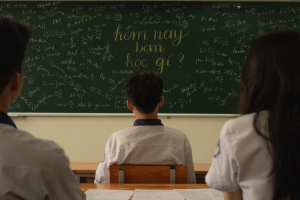 Khối lượng bài vở nặng sẽ ảnh hưởng trực tiếp đến sức khỏe và sinh hoạt của học sinh