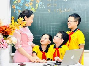 Thầy cô trong trái tim em là người truyền tri thức và khơi nguồn đam mê học tập